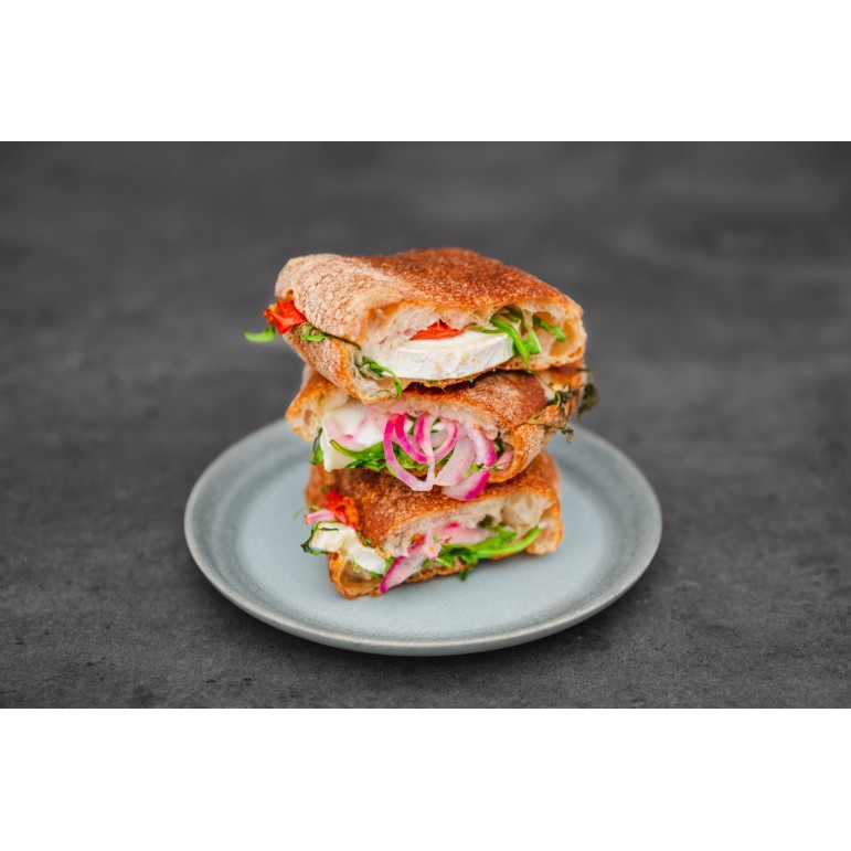 Pane Toscano Chèvre och semitorkad tomat | Panini Internazionale